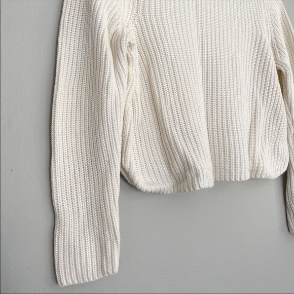 White crop sweater - Picture 4 of 4
